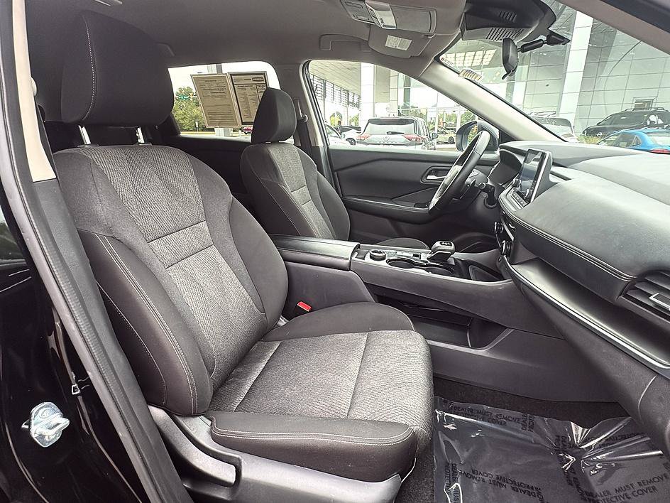 Certified 2025 Nissan Rogue SV AWD/4WD image 33