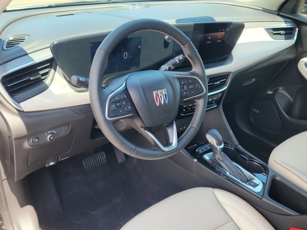 Used 2024 Buick Encore GX Avenir w/ Avenir Technology Package image 8