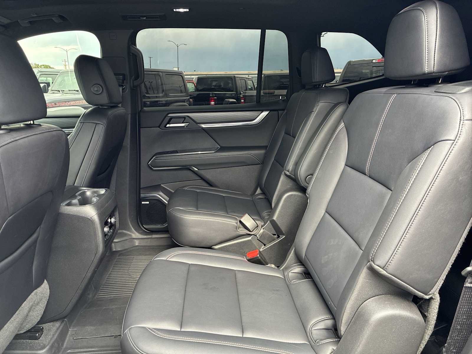 Used 2024 GMC Acadia Elevation w/ Luxury Package AWD/4WD image 25