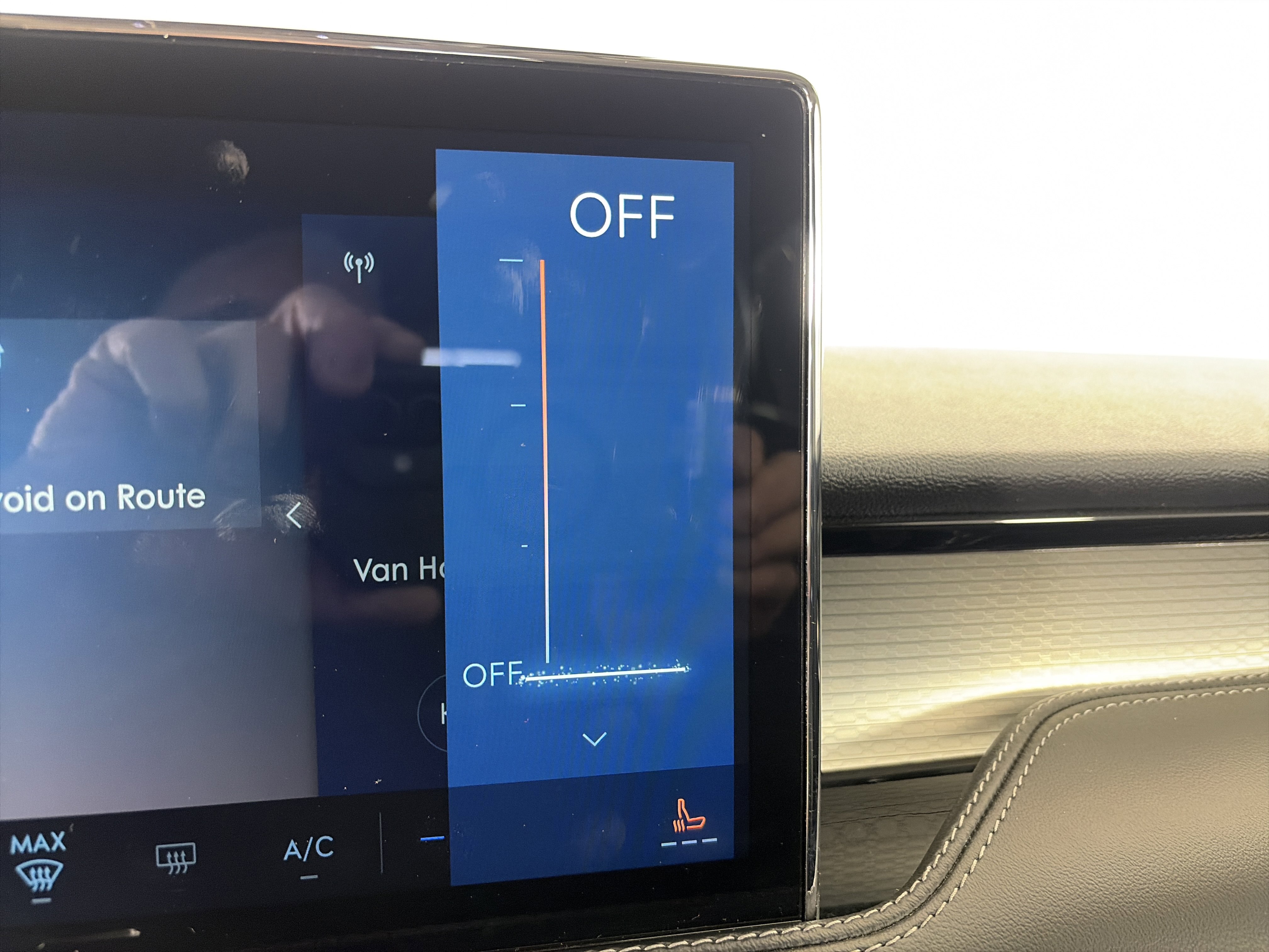 Used 2025 Lincoln Corsair AWD image 21