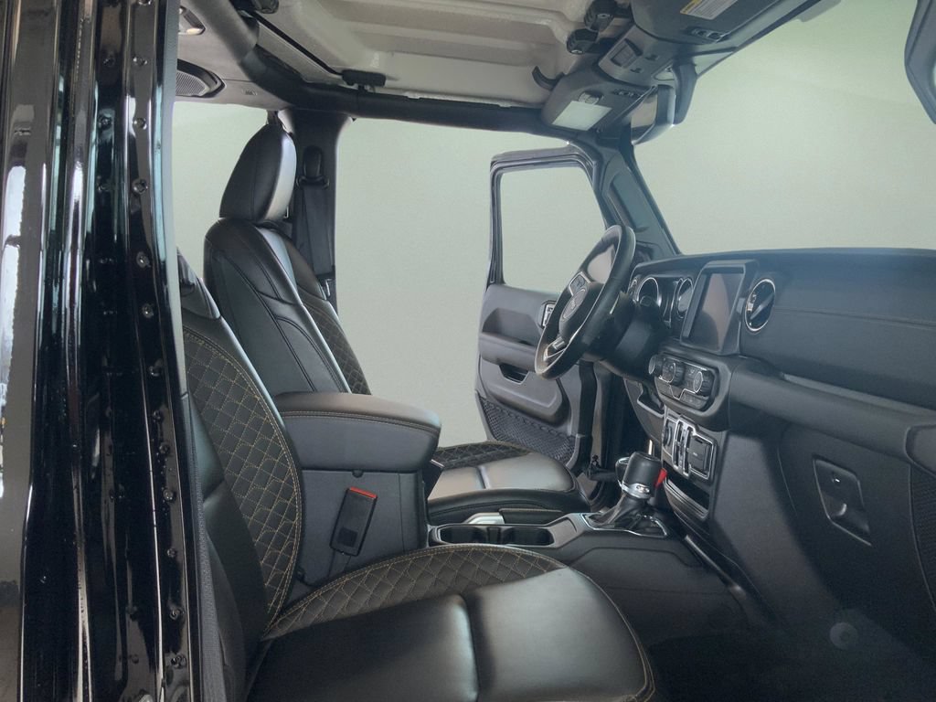Used 2022 Jeep Wrangler Unlimited Sahara AWD/4WD image 33