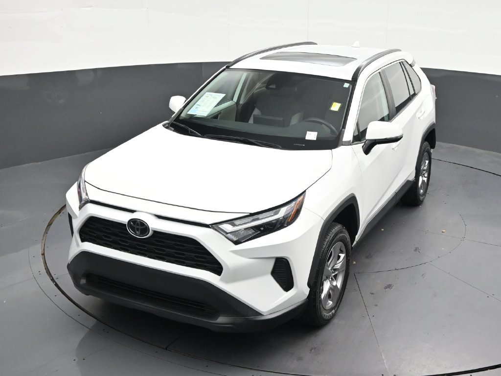 Used 2022 Toyota RAV4 XLE w/ Convenience Package FWD image 25
