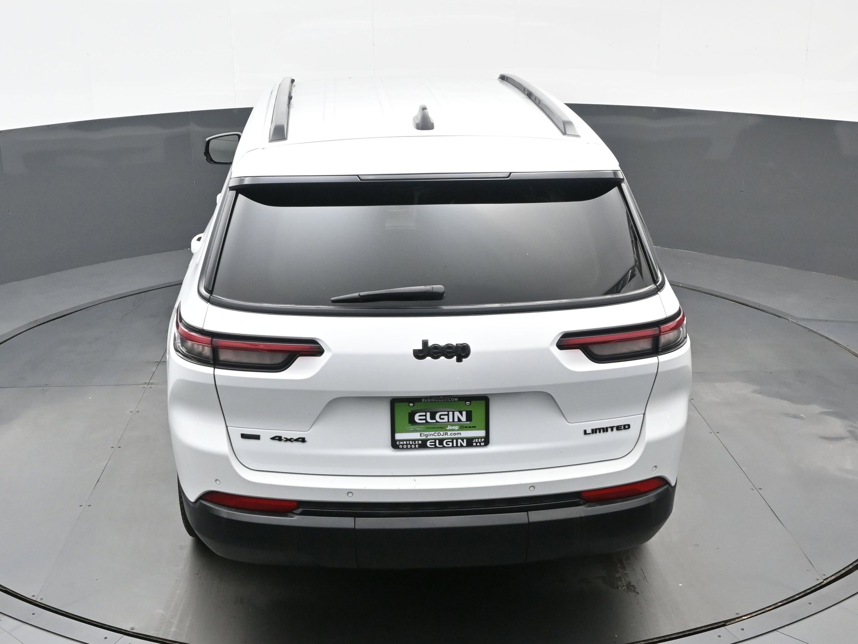 Used 2023 Jeep Grand Cherokee L Limited w/ Black Appearance Package image 39