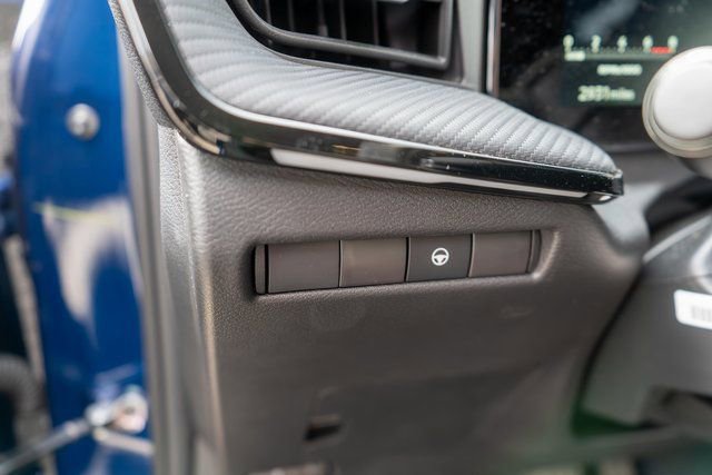 Certified 2025 Nissan Kicks SR image 20