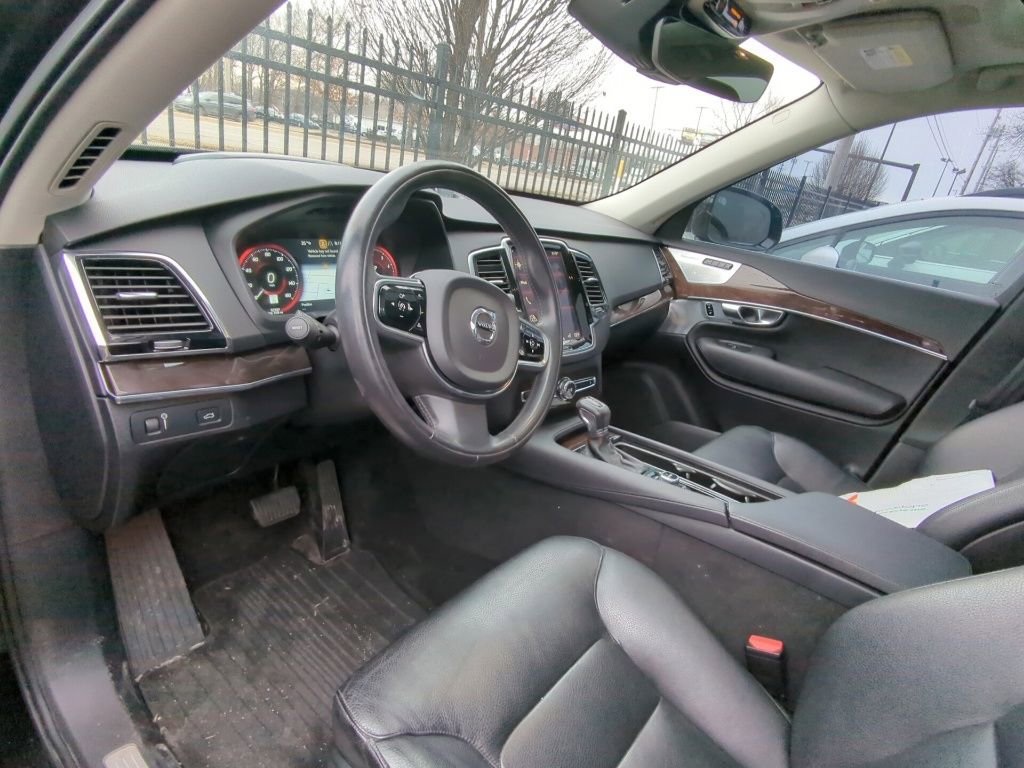 Used 2016 Volvo XC90 T6 Momentum w/ Momentum Plus Package image 7