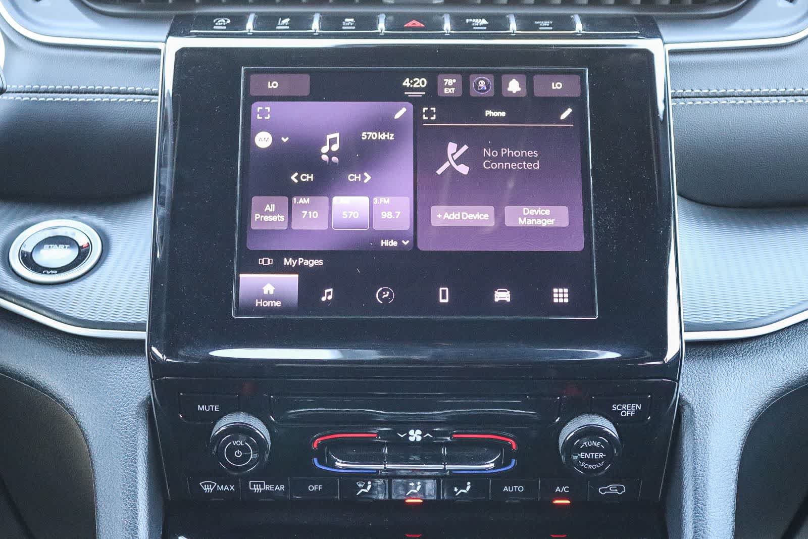 Used 2025 Jeep Grand Cherokee Laredo X RWD image 13