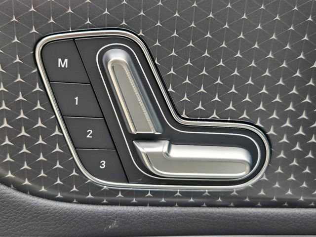 Used 2025 Mercedes-Benz GLA 250 4MATIC image 17