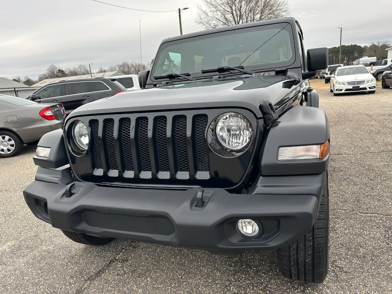 Used 2018 Jeep Wrangler Sport image 8