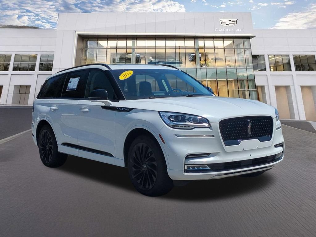 Used 2022 Lincoln Aviator Reserve w/ Equipment Group 201A AWD/4WD image 3