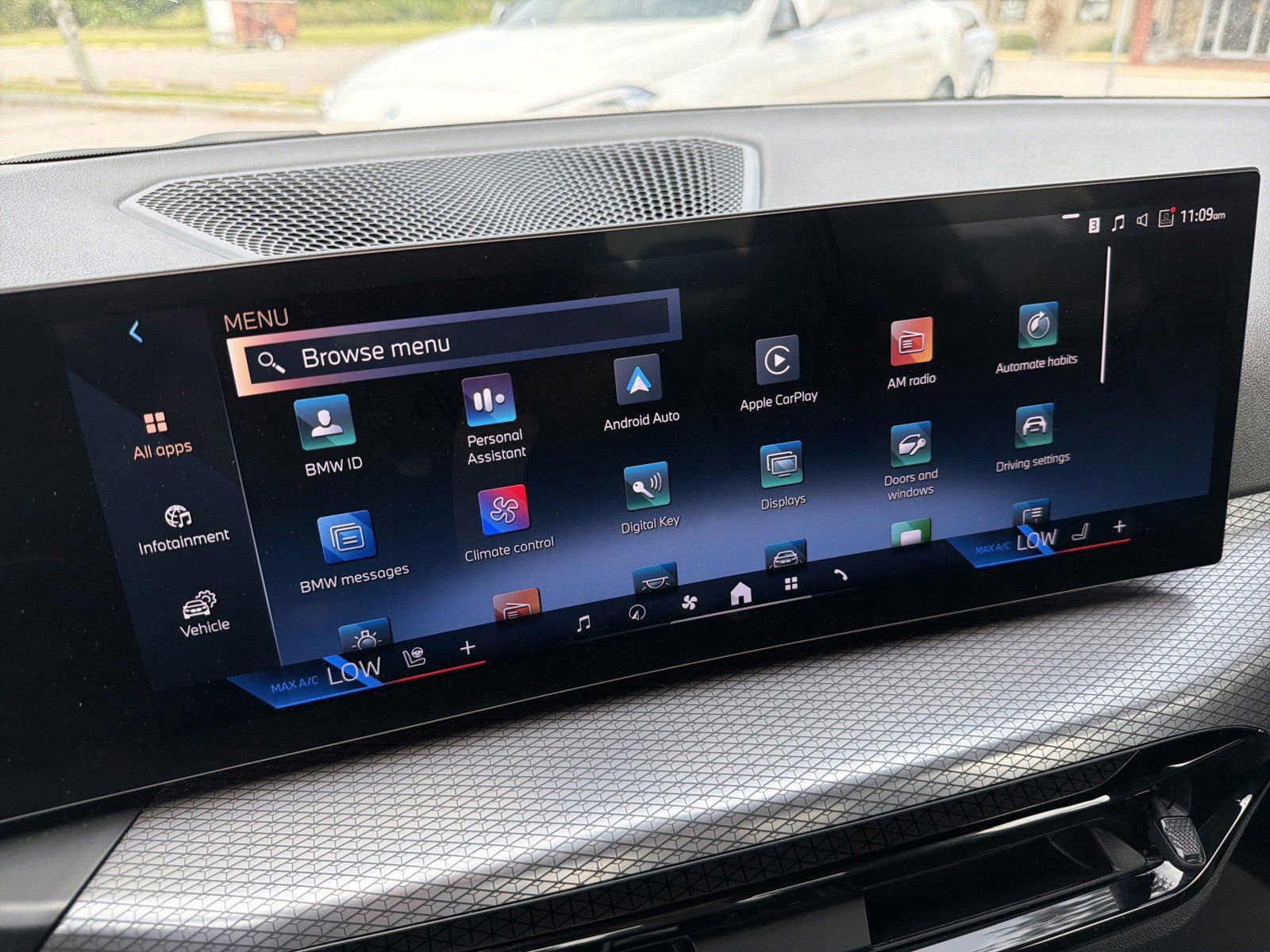 Certified 2025 BMW 330i xDrive Sedan AWD/4WD image 27