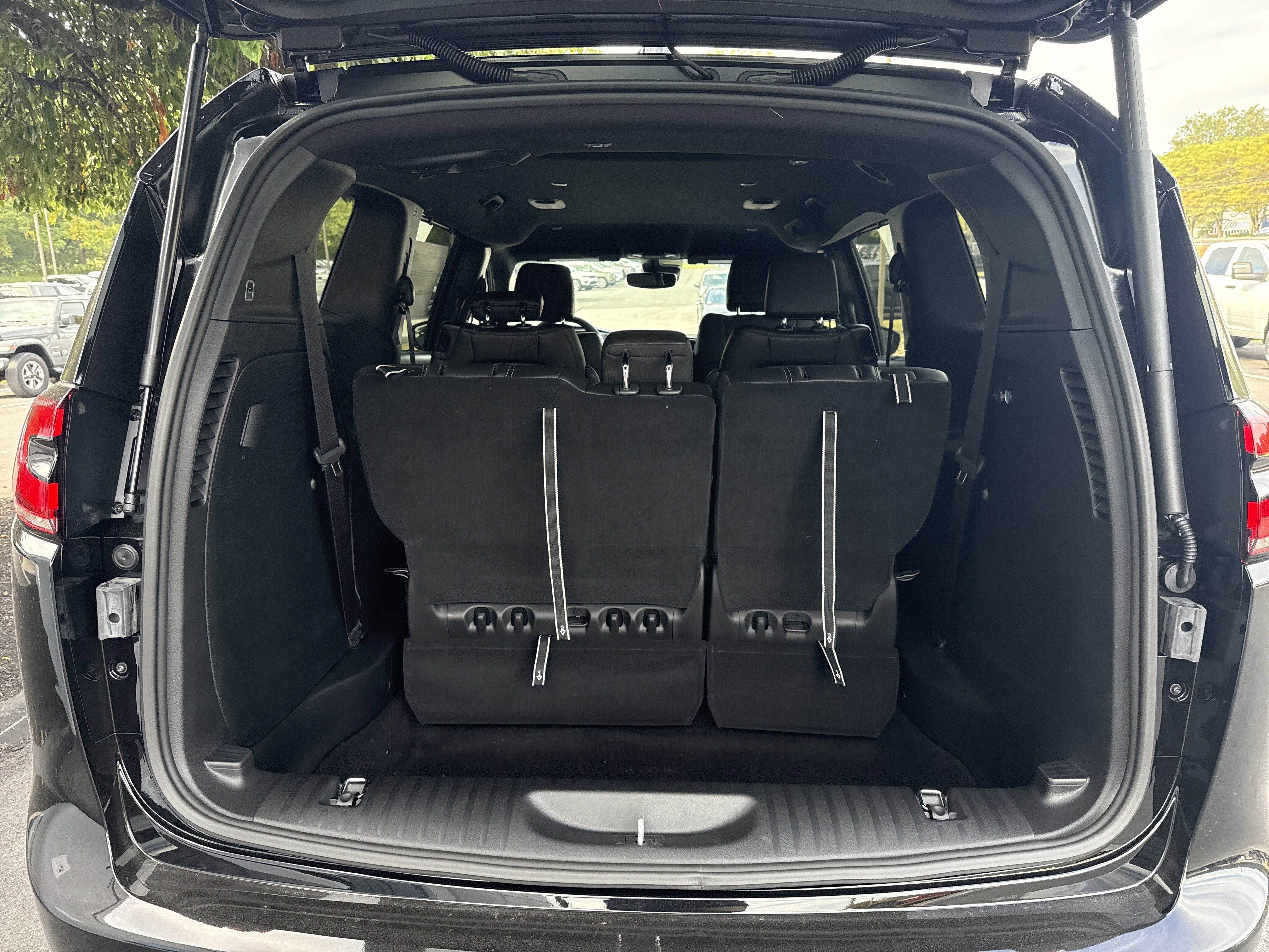 New 2026 Chrysler Pacifica Select image 5