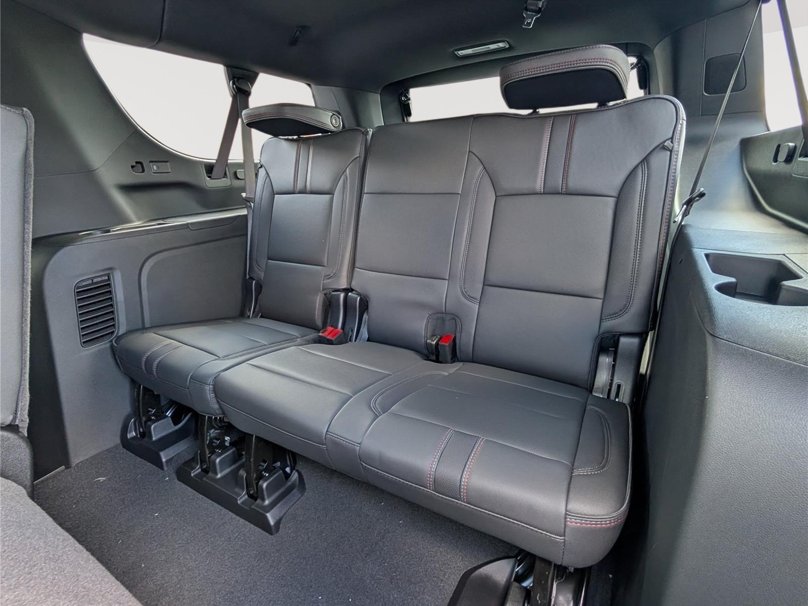 New 2026 Chevrolet Suburban RST w/ Comfort Package AWD/4WD image 13
