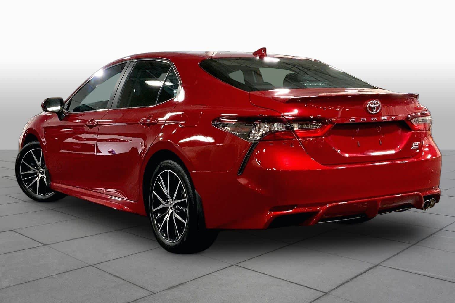Used 2023 Toyota Camry SE w/ Cold Weather Package AWD/4WD image 12