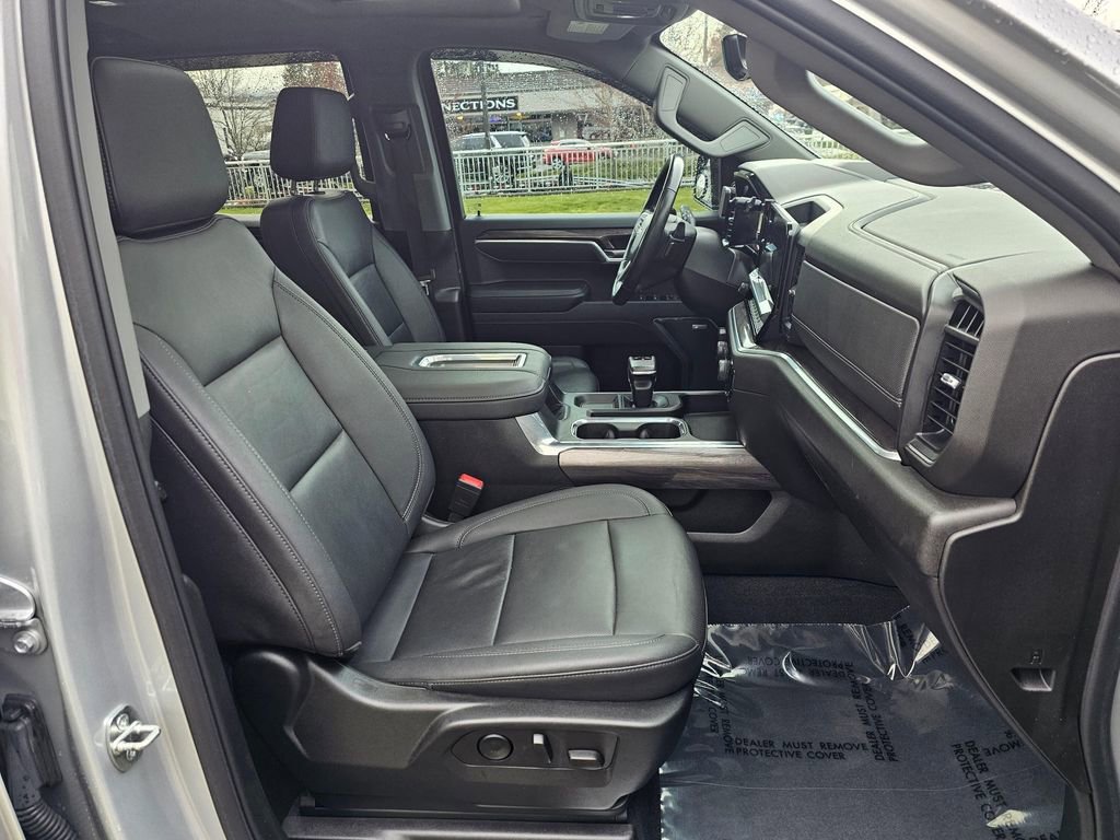 Used 2022 Chevrolet Silverado 1500 LTZ w/ LTZ Premium Package AWD/4WD image 11