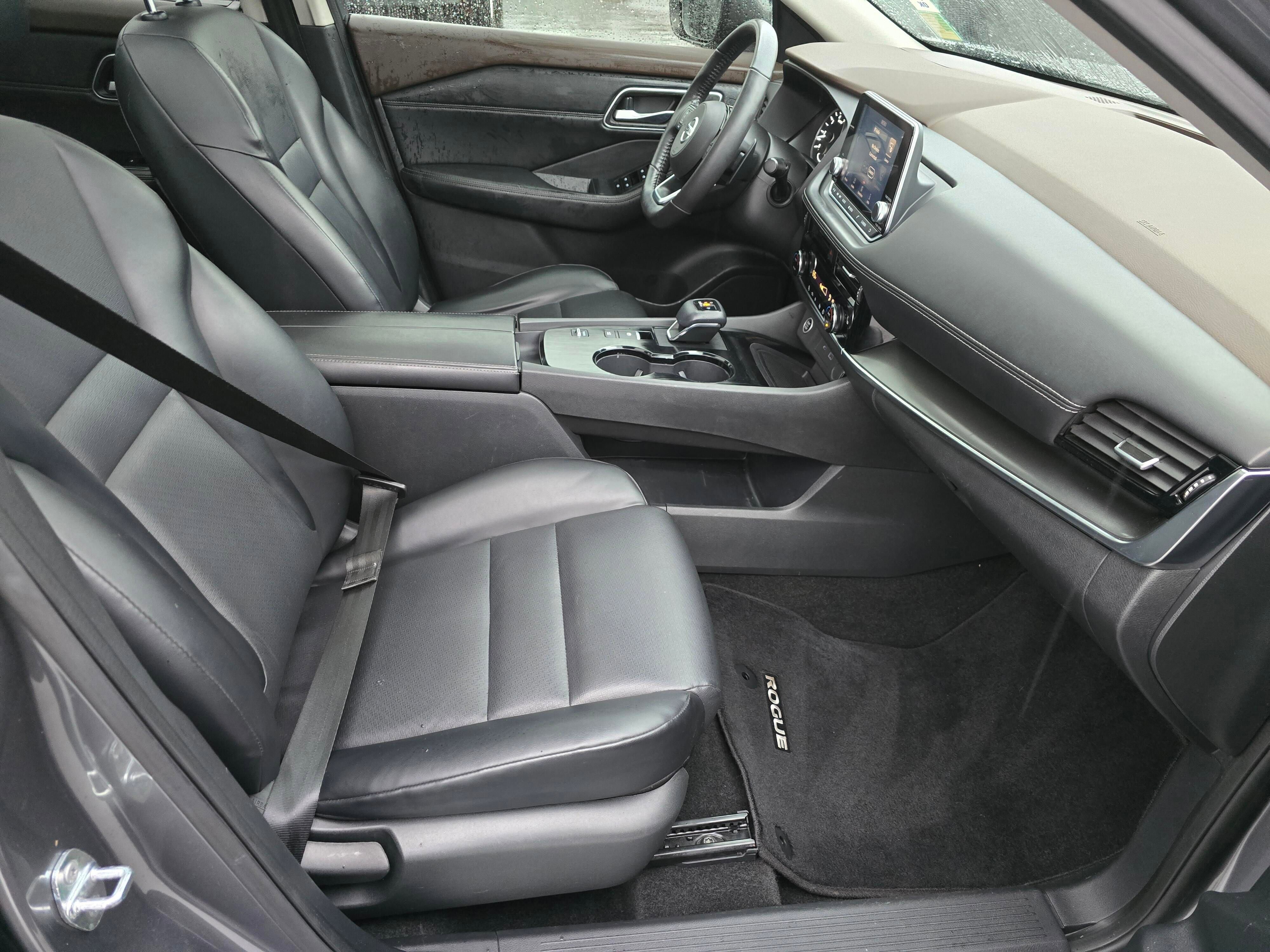 Used 2021 Nissan Rogue SV w/ Premium Package image 31