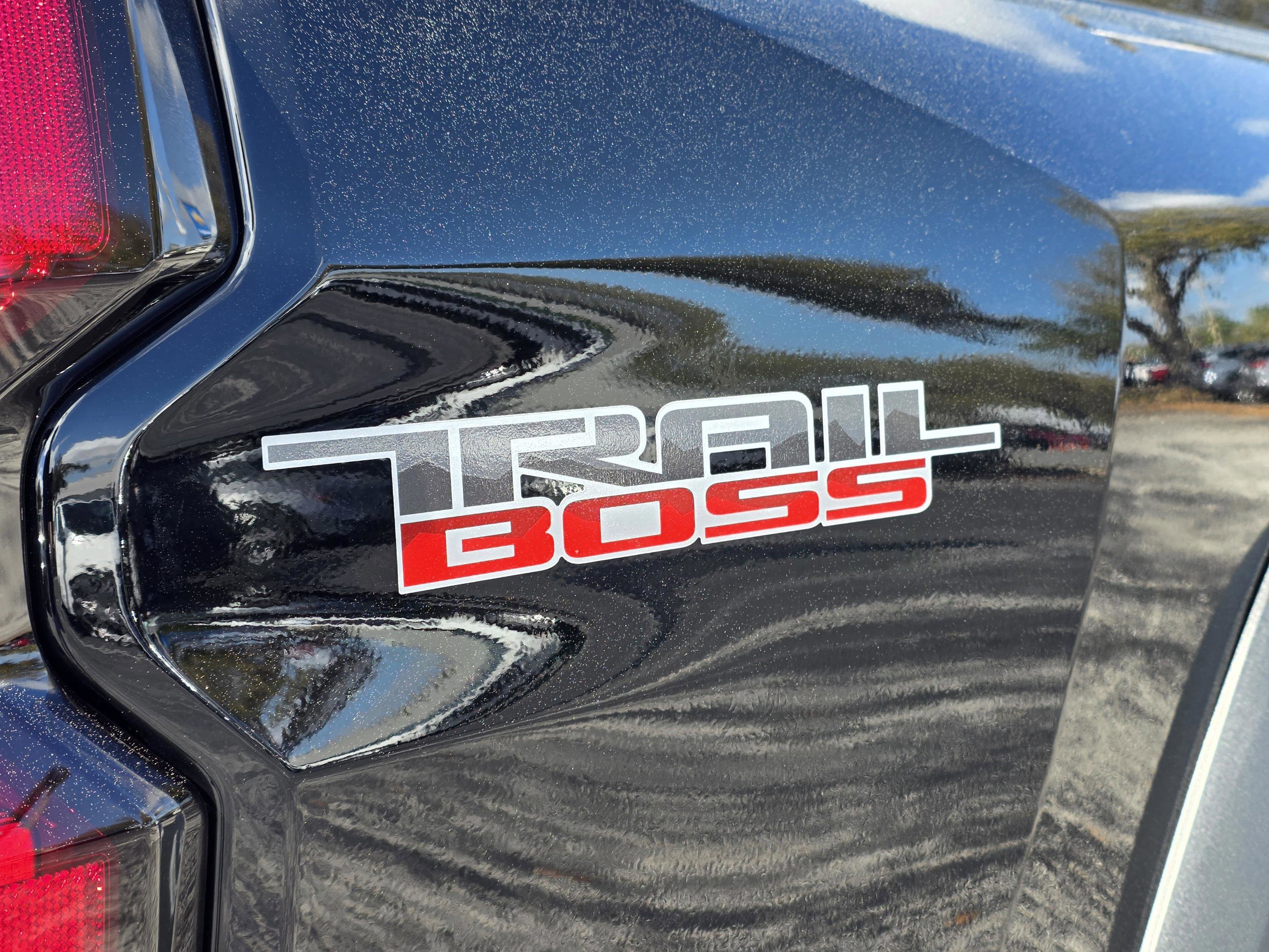 New 2026 Chevrolet Colorado Trail Boss AWD/4WD image 16