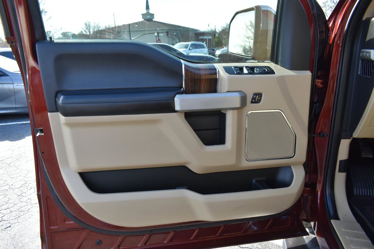 Used 2015 Ford F150 Lariat w/ Equipment Group 502A Luxury AWD/4WD image 33