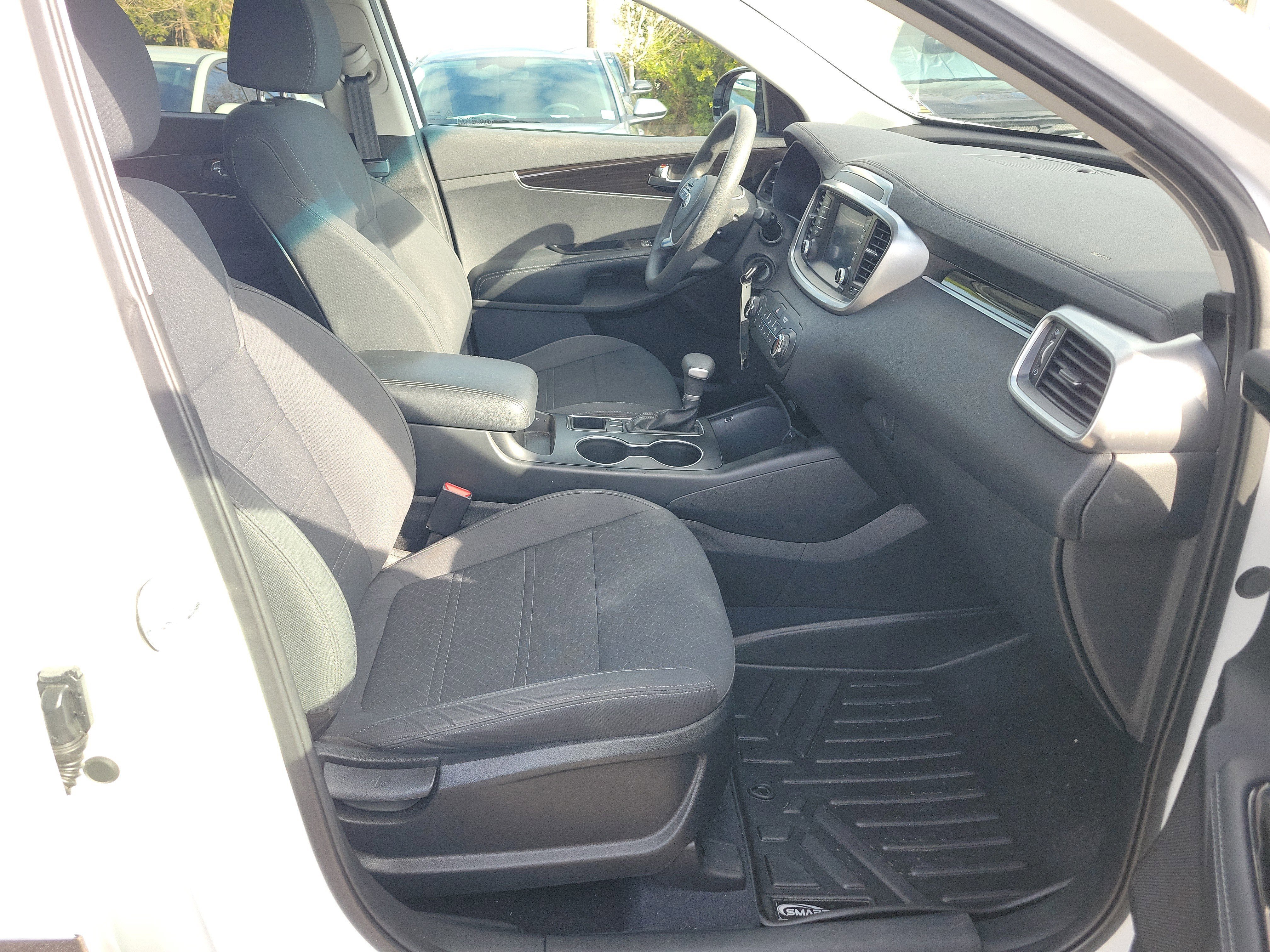 Used 2020 Kia Sorento LX image 7