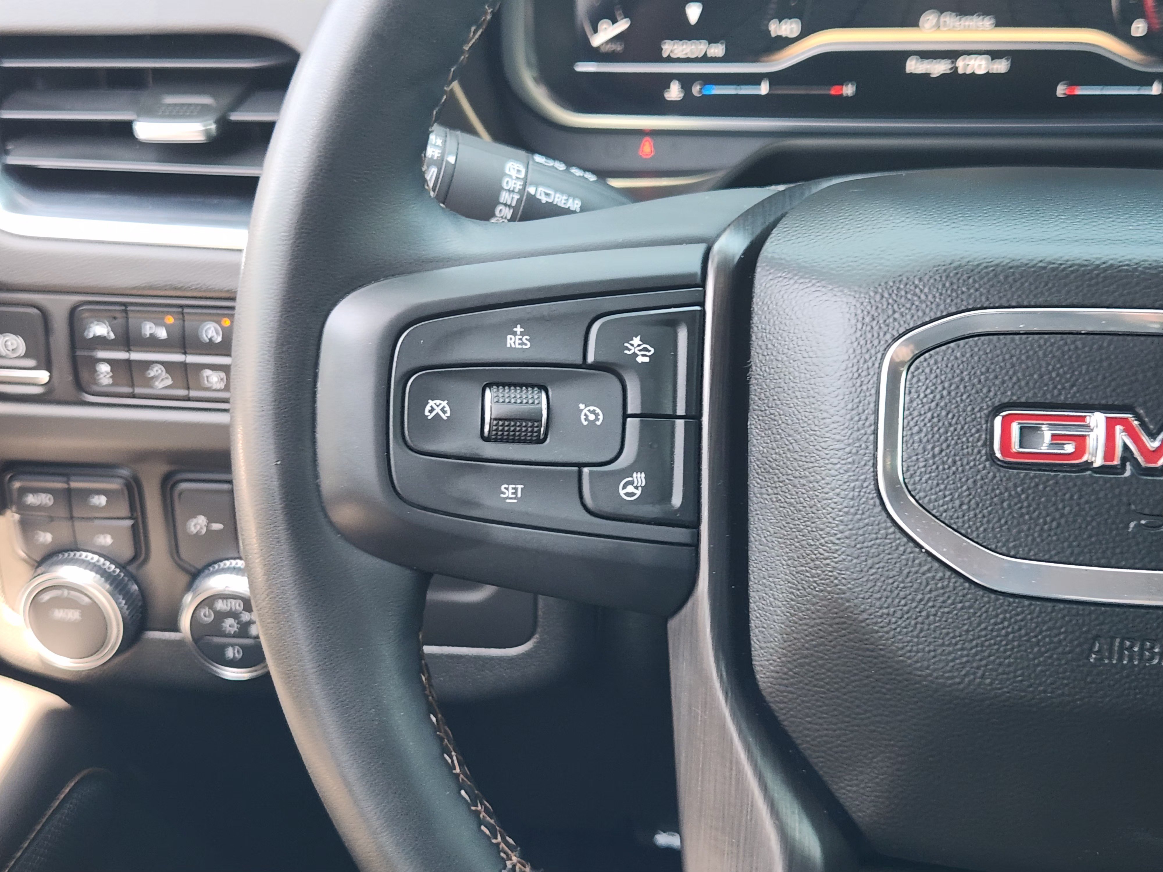 Used 2023 GMC Yukon AT4 w/ AT4 Premium Package AWD/4WD image 28