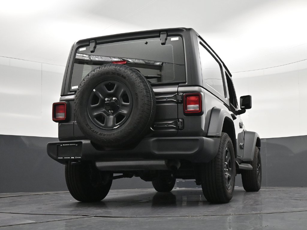 Used 2026 Jeep Wrangler Sport AWD/4WD image 18