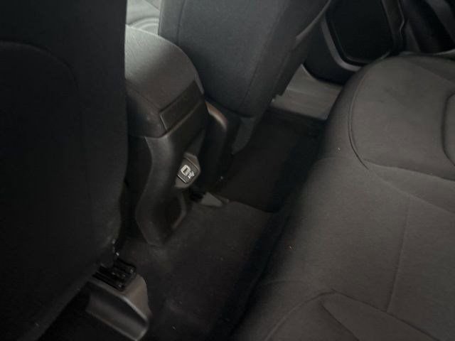 Used 2021 Jeep Renegade Latitude image 32