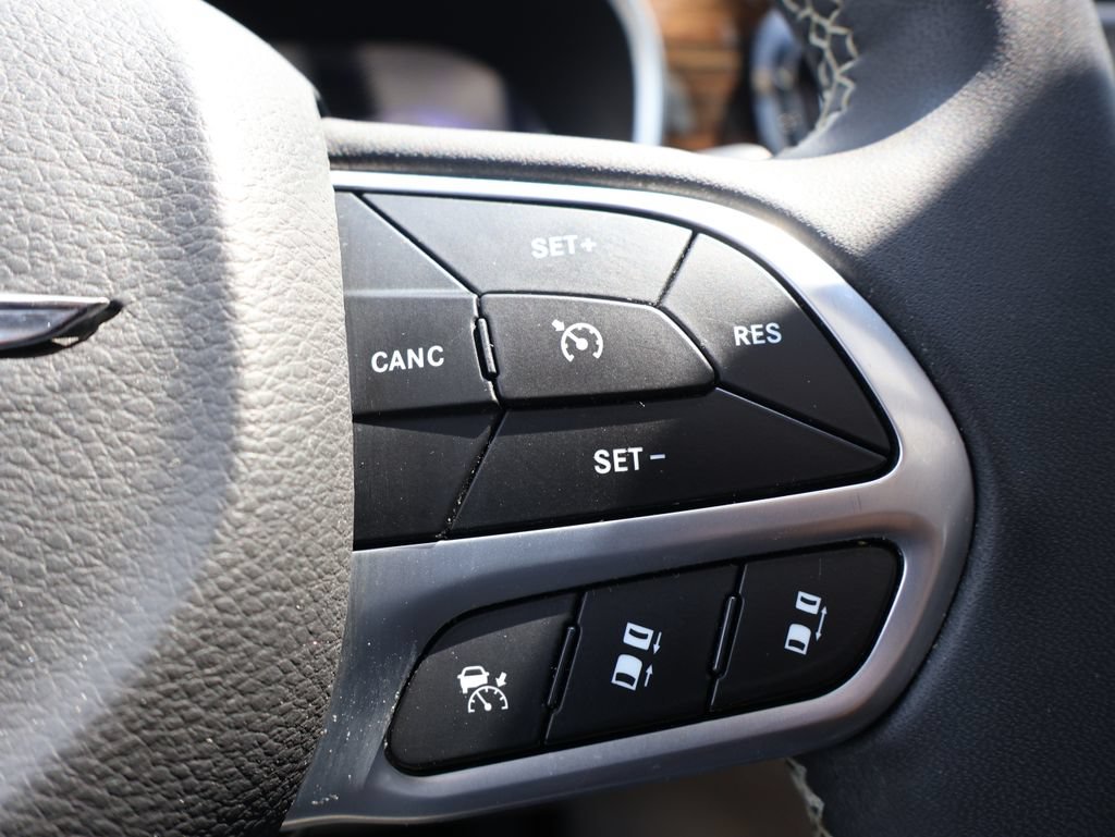 Used 2023 Chrysler Pacifica Limited w/ Uconnect Theater Family Group AWD/4WD image 18