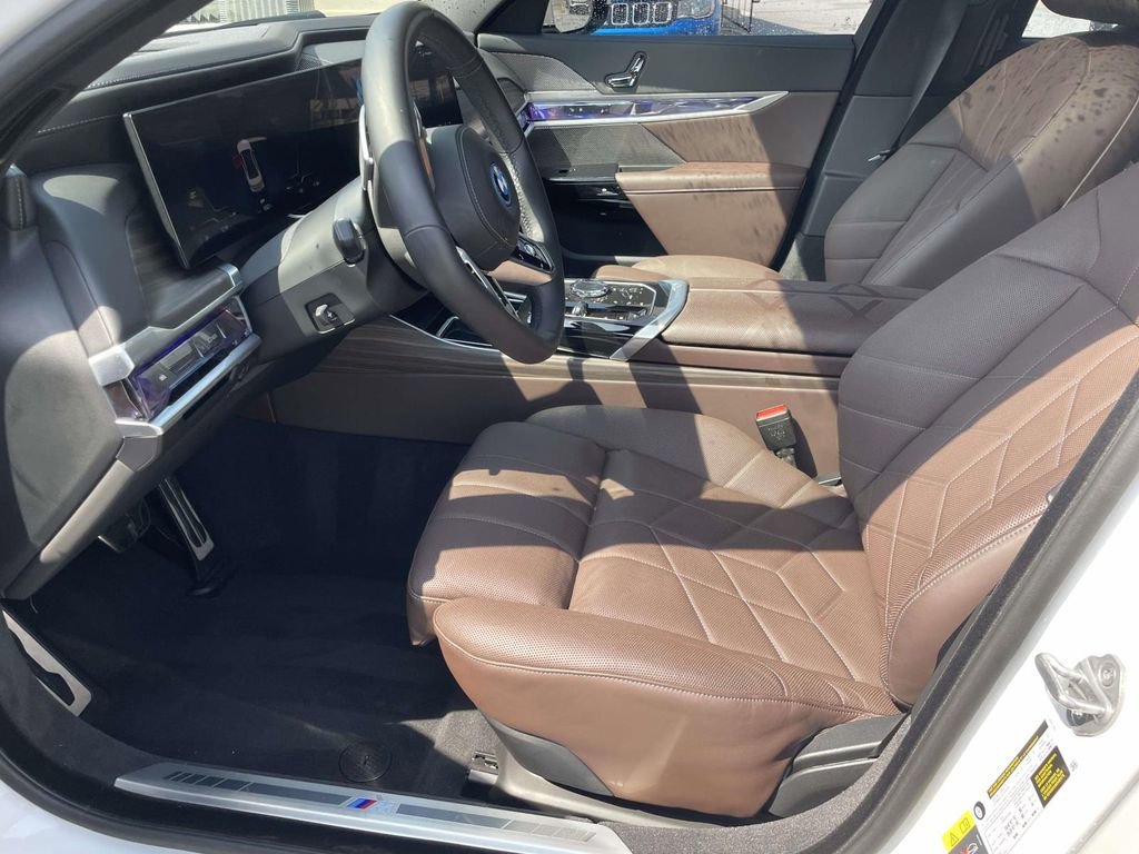 Used 2024 BMW i7 eDrive50 w/ M Sport Package image 21