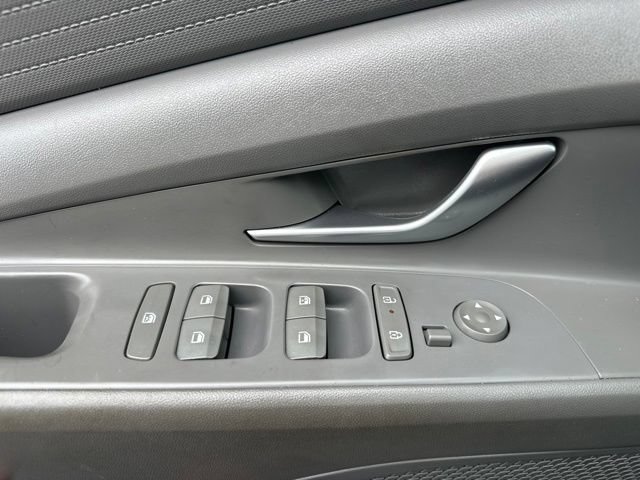 Used 2024 Hyundai Elantra SEL FWD image 24