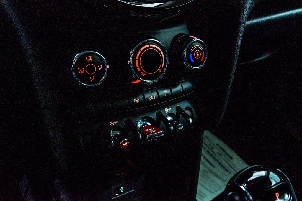 Used 2022 MINI Cooper 2-Door Hardtop image 15