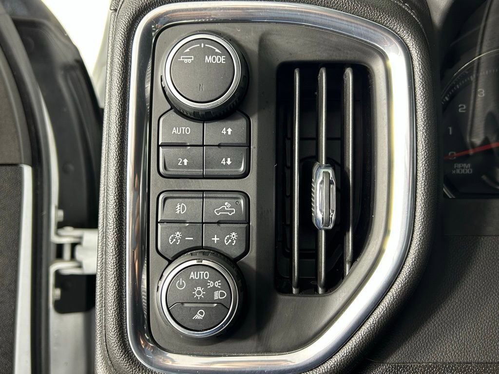 Used 2023 Chevrolet Silverado 2500 LTZ w/ LTZ Convenience Package image 29
