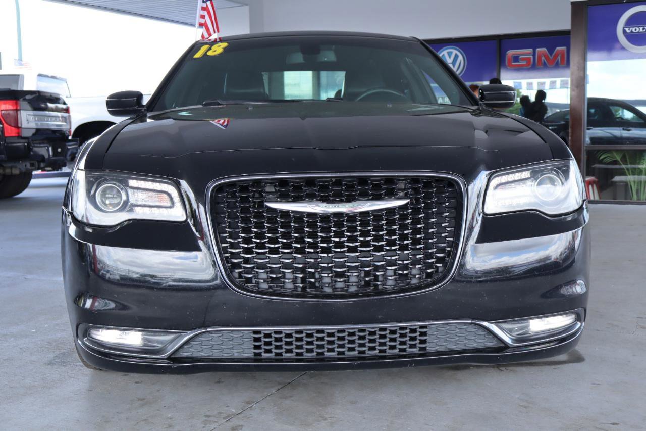 Used 2018 Chrysler 300 S w/ Beats Audio Group RWD image 11