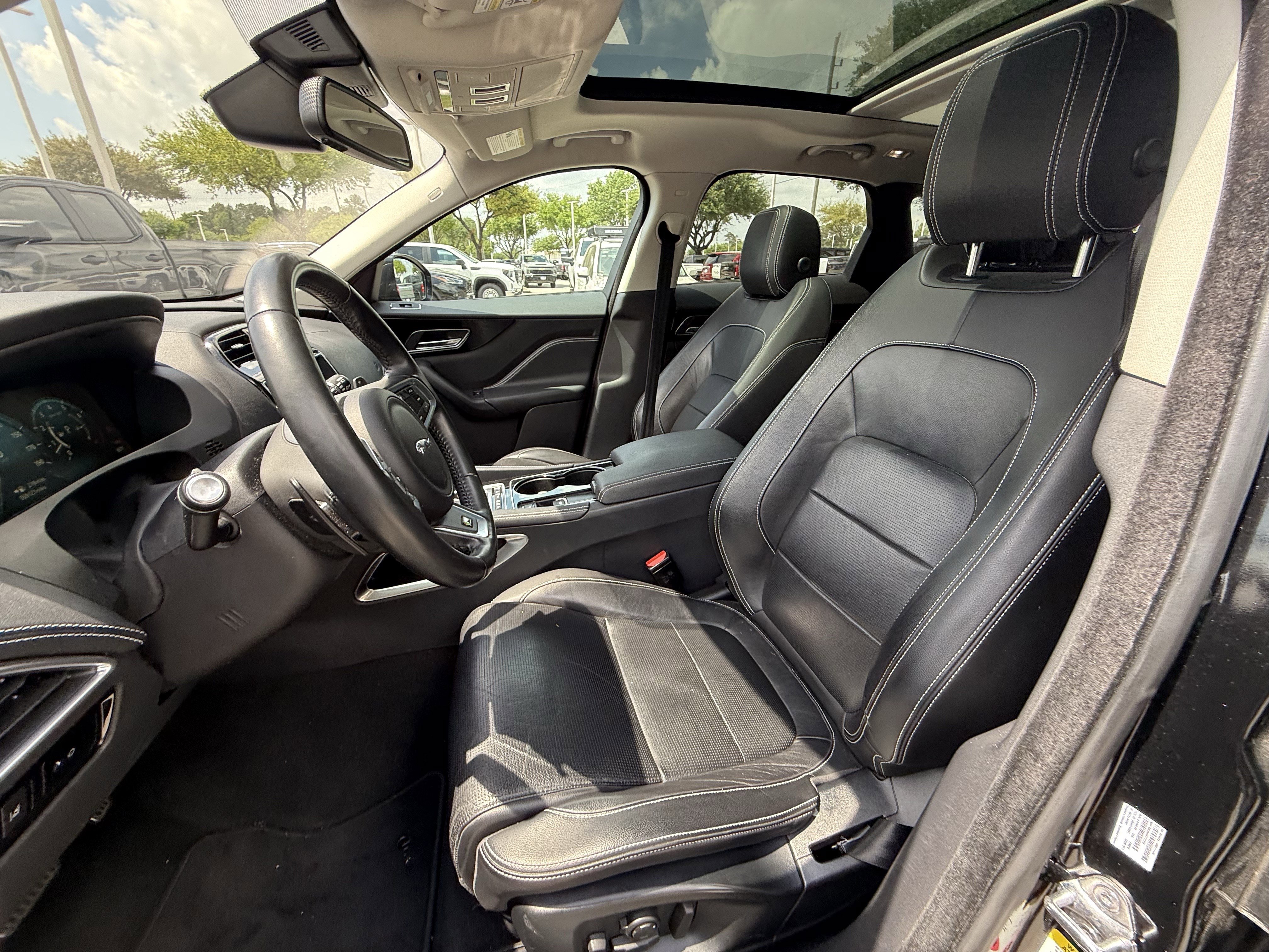 Used 2017 Jaguar F-PACE R-Sport image 29