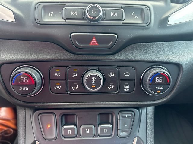 Used 2021 GMC Terrain SLE w/ Driver Convenience Package FWD image 11