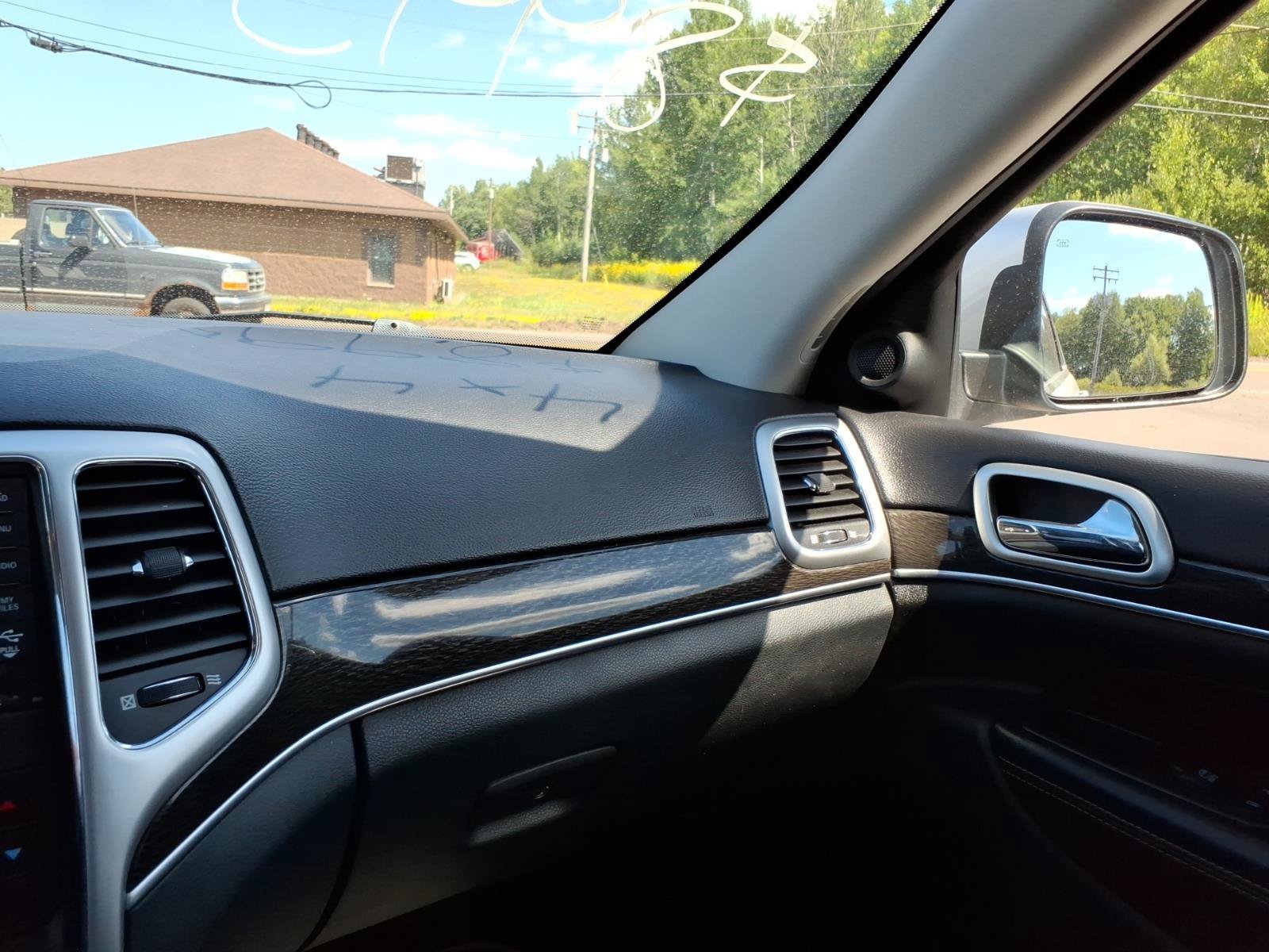 Used 2011 Jeep Grand Cherokee 70th Anniversary AWD/4WD image 18