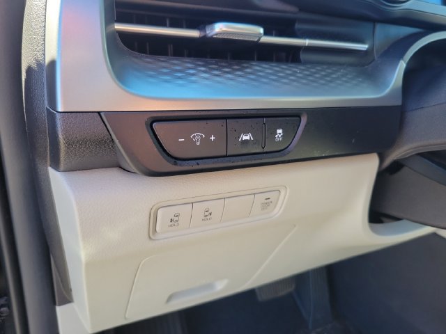 Used 2024 Kia Carnival LX FWD image 10
