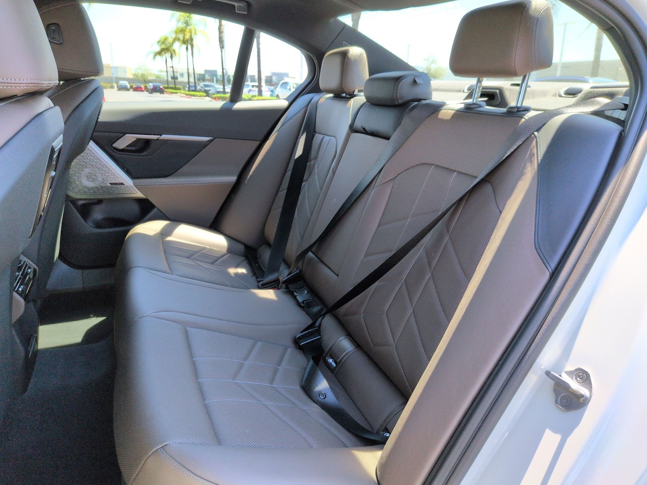 Used 2025 BMW i5 M60 w/ Premium Package image 31