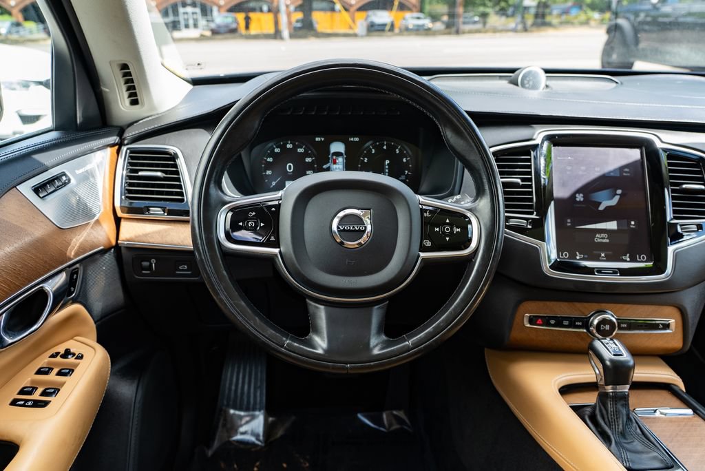Used 2016 Volvo XC90 T6 Inscription w/ Vision Package AWD/4WD image 13
