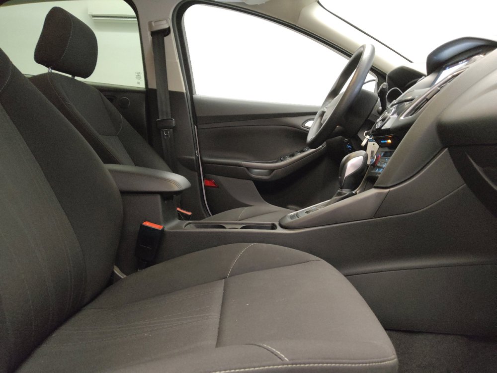 Used 2017 Ford Focus SEL FWD image 21