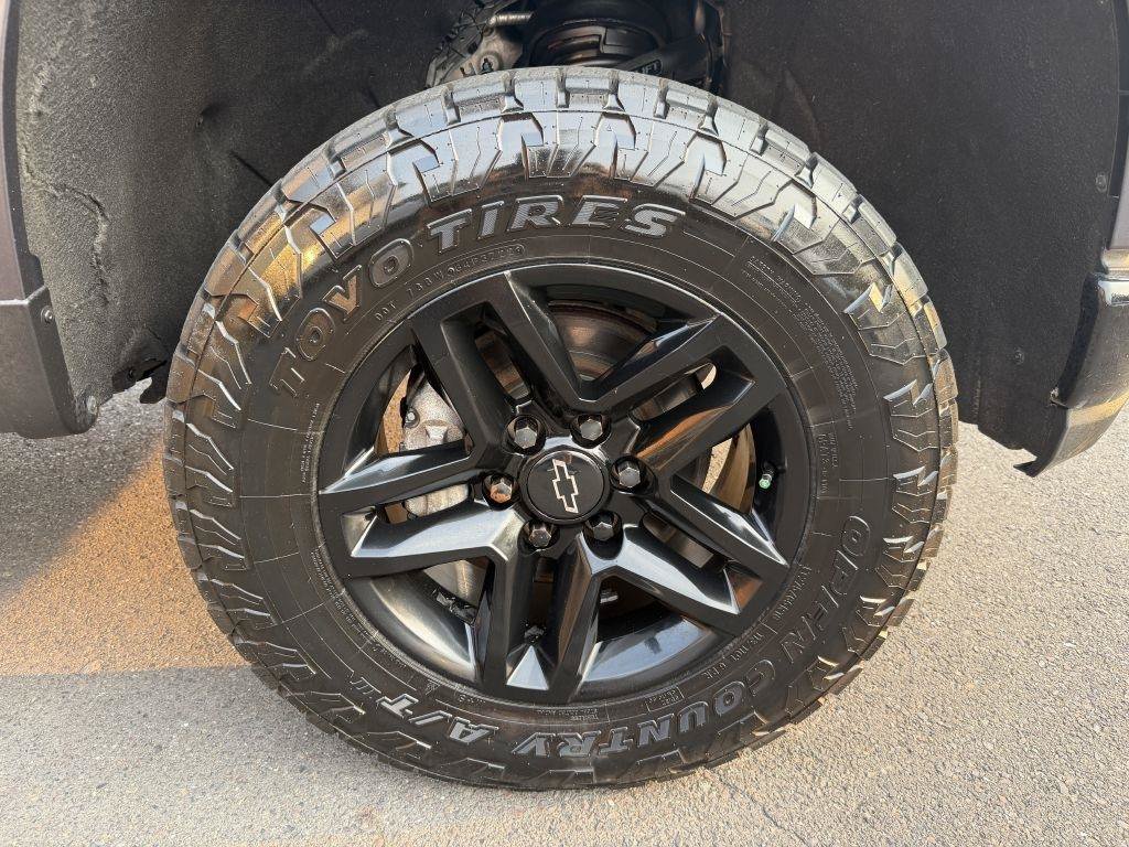 Used 2019 Chevrolet Silverado 1500 LT Trail Boss w/ Convenience Package AWD/4WD image 12