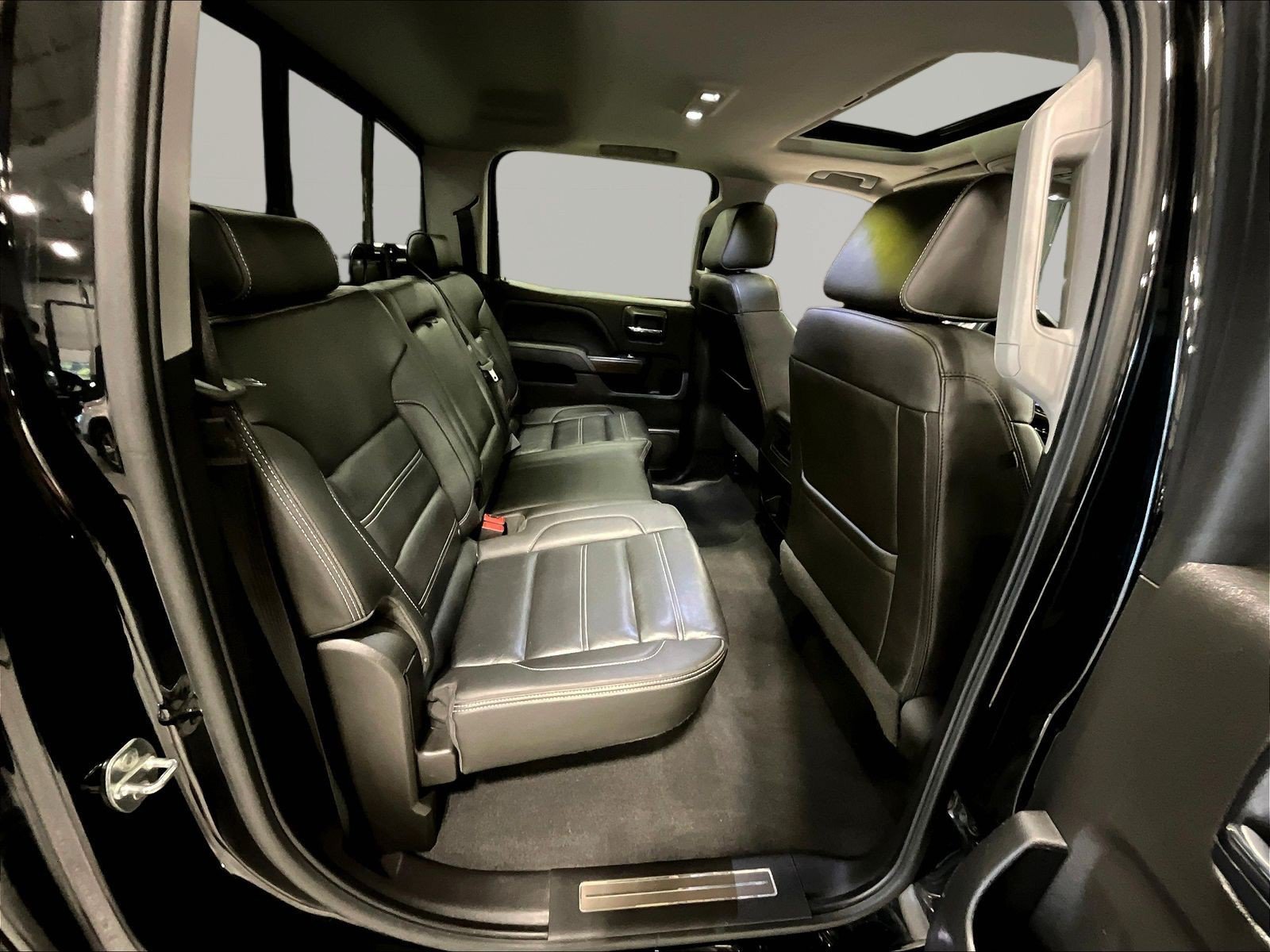 Used 2018 GMC Sierra 1500 Denali AWD/4WD image 26