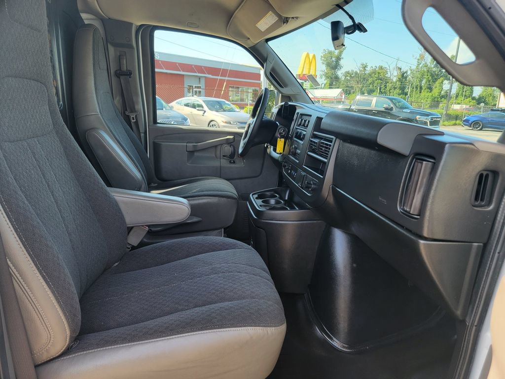 Used 2021 GMC Savana 2500 w/ Driver Convenience Package RWD image 6