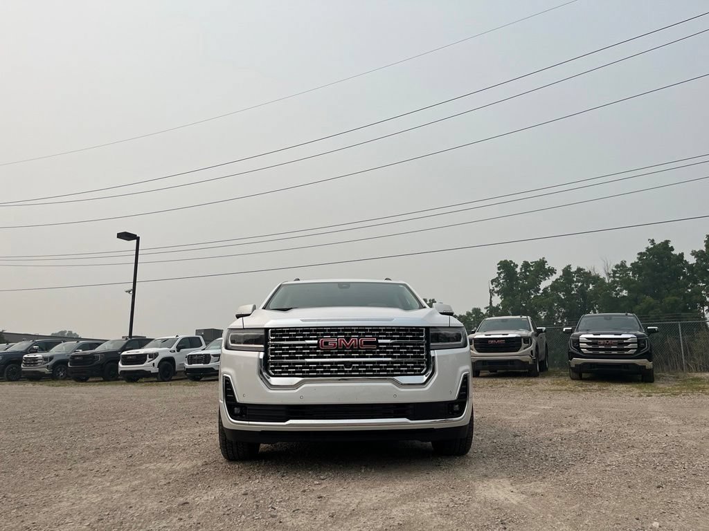 Used 2023 GMC Acadia Denali w/ Denali Ultimate Package AWD/4WD image 4
