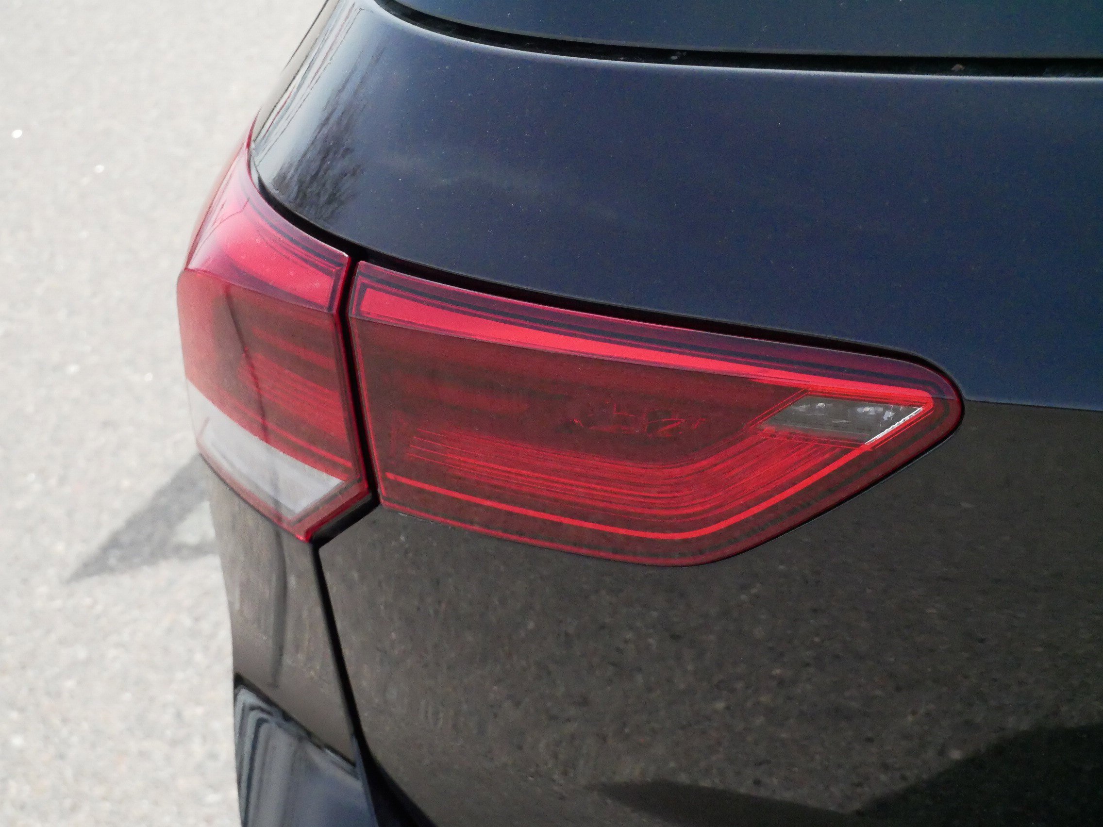 Certified 2024 Volkswagen GTI SE FWD image 17