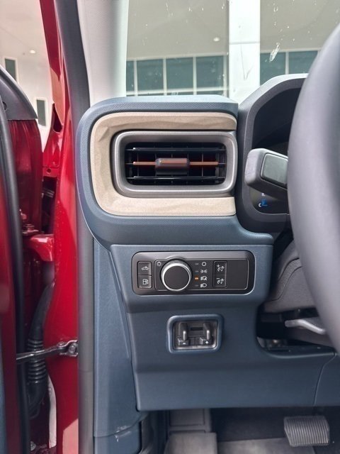 Used 2025 Ford Maverick Lariat w/ 4K Tow Package image 3