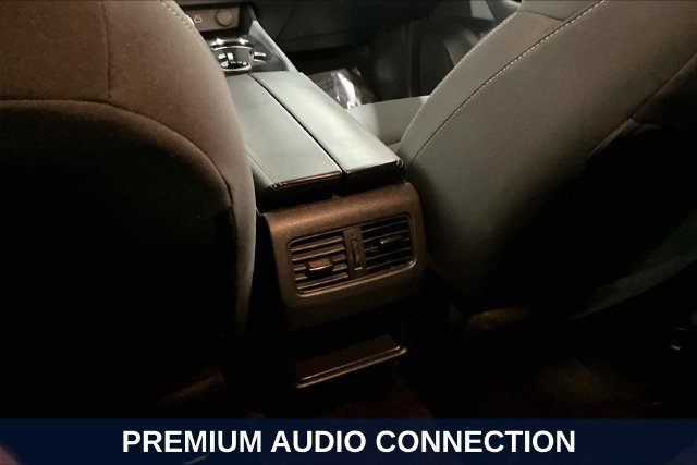 Used 2023 Nissan Rogue S AWD/4WD image 13