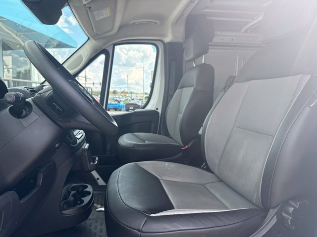 Used 2025 RAM ProMaster 2500 w/ Convenience Group FWD image 8