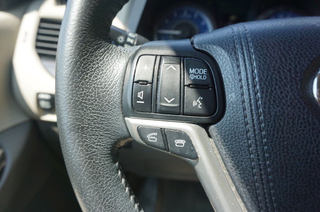 Used 2015 Toyota Sienna XLE Premium FWD image 7