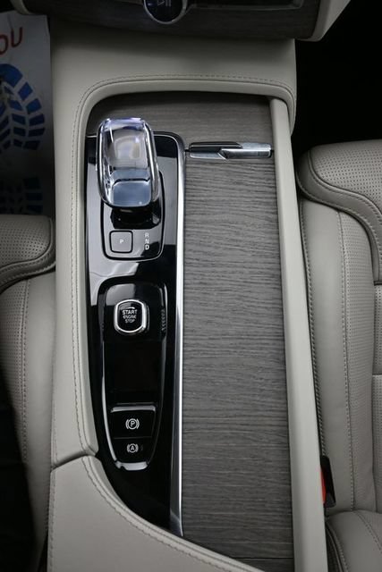 Used 2023 Volvo XC90 B6 Ultimate w/ Protection Package AWD/4WD image 11