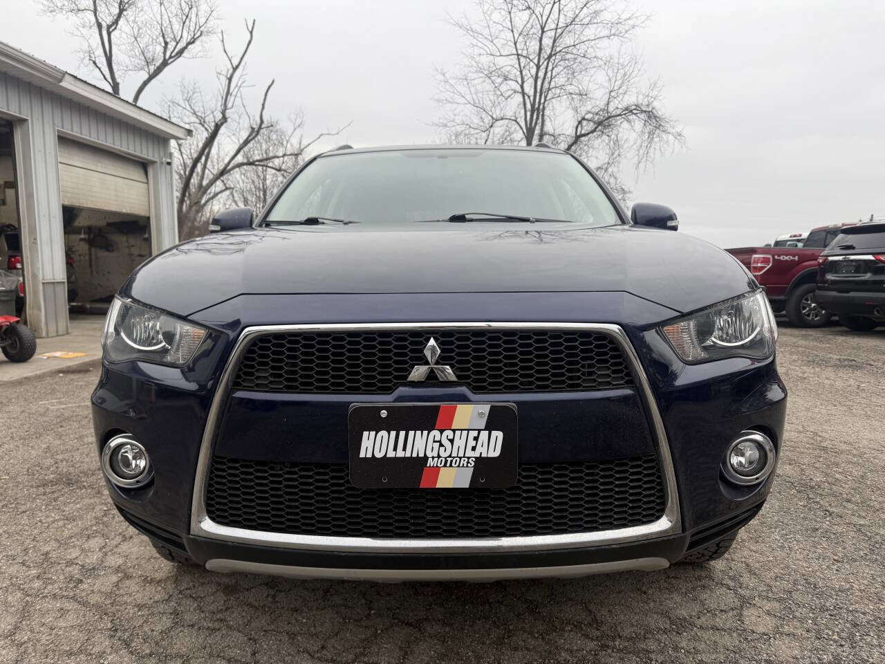 Used 2013 Mitsubishi Outlander SE image 2