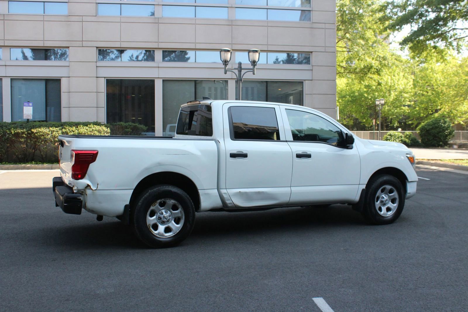 Used 2022 Nissan Titan S w/ S Utility Package image 7